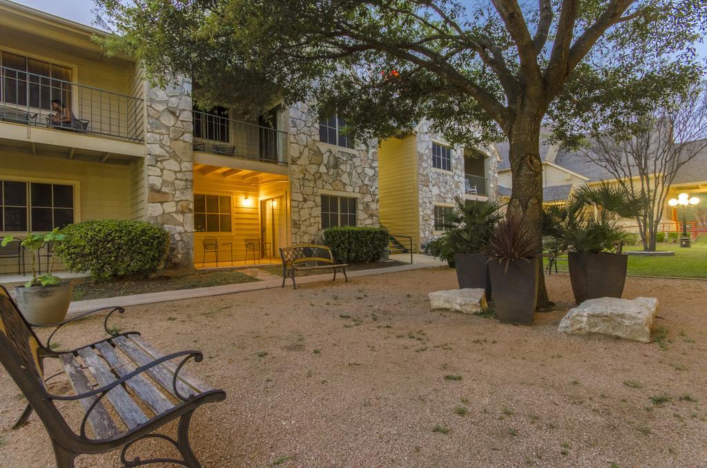 Navona Live Oak Hotel San Antonio Exterior photo